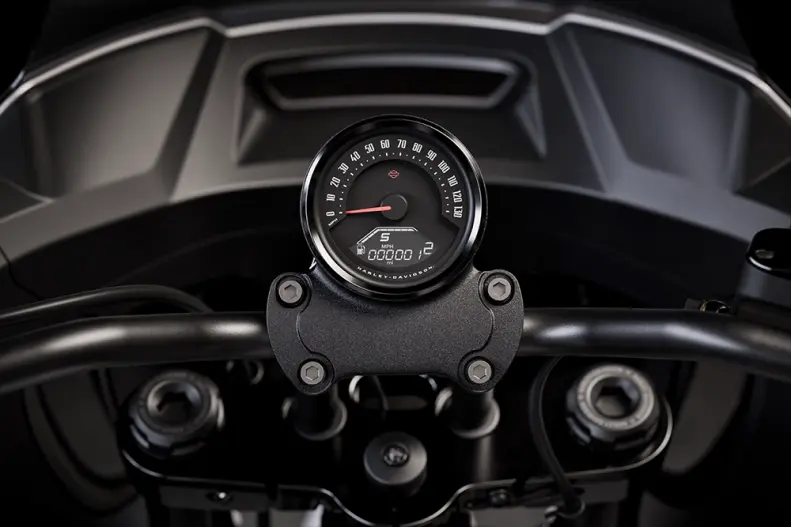 Volitelné jízdní režimy a 4" displej