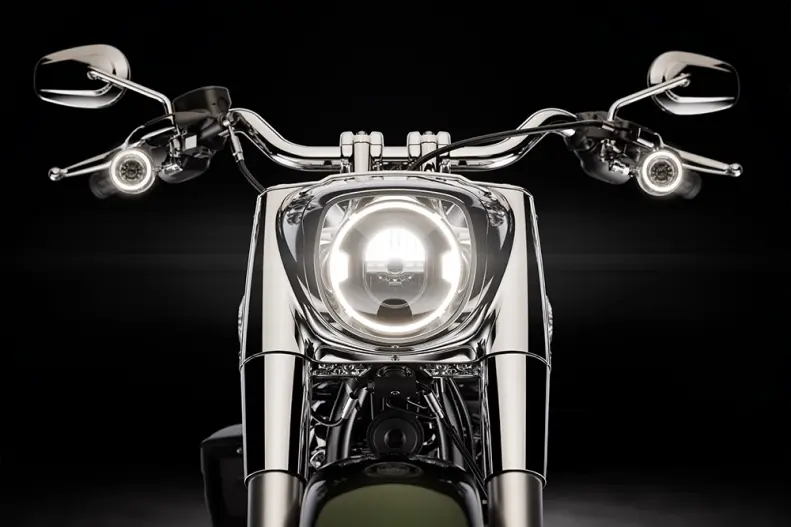 Charakteristická přední gondola světlometu + LED osvětlení